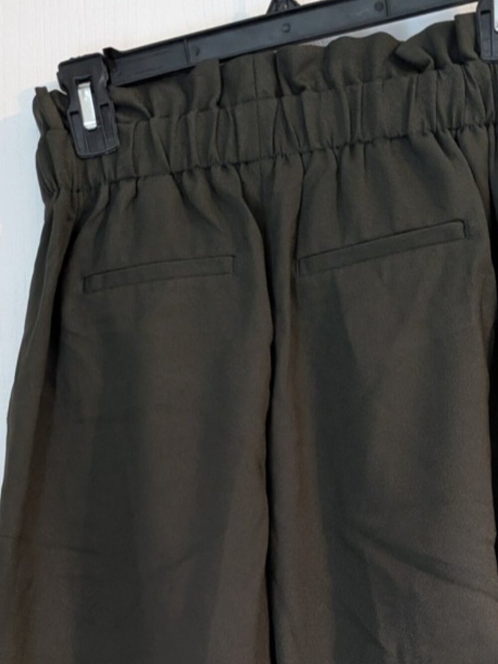 High-Waist Pleated - Picture 2 of 2